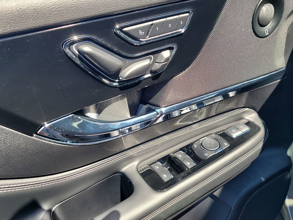 Used 2025 Lincoln Corsair Reserve w/ Equipment Group 202A image 15