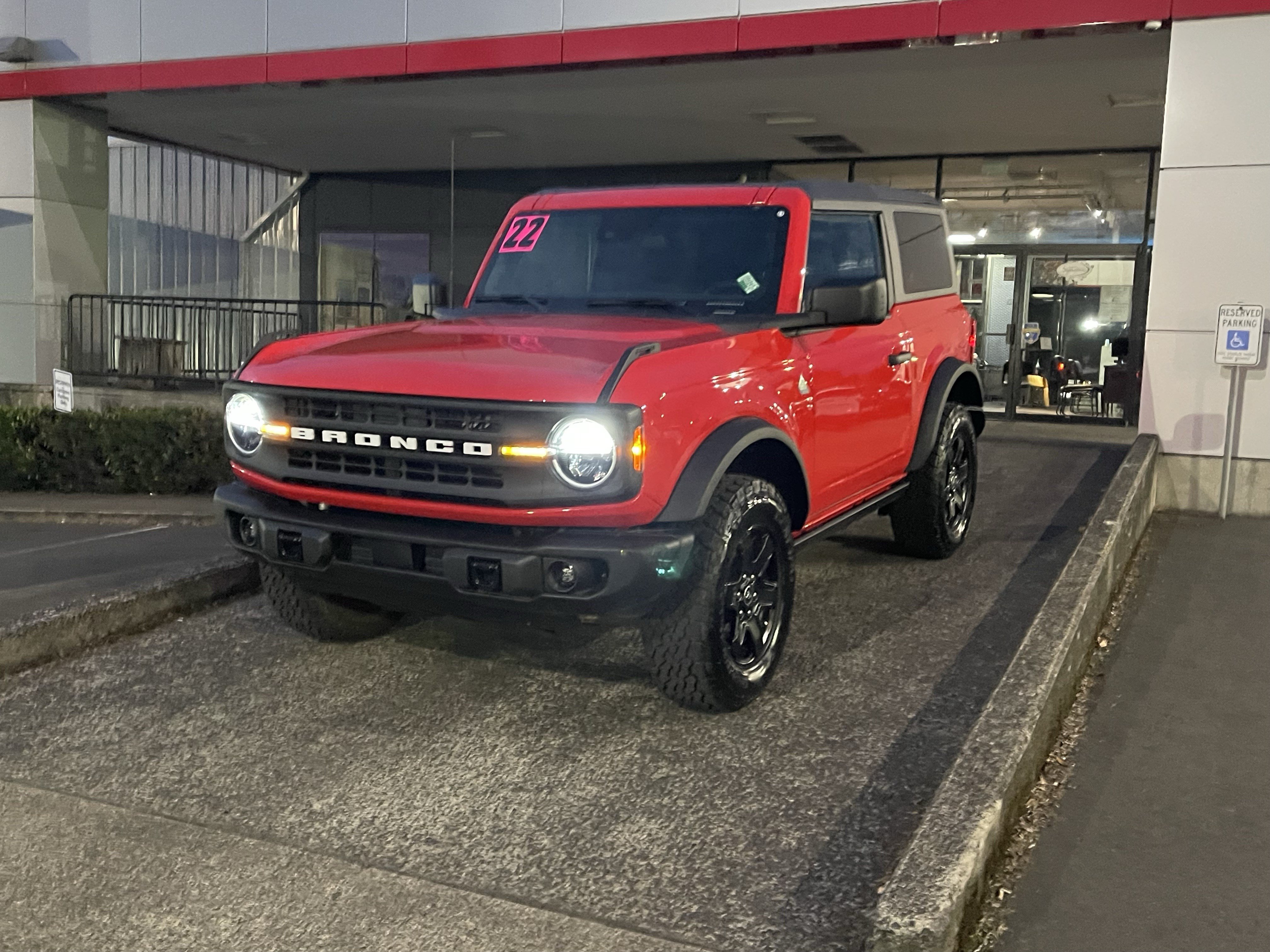 Used 2022 Ford Bronco Black Diamond AWD/4WD image 3