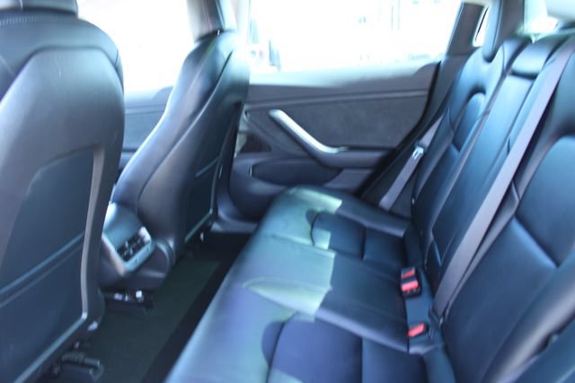 Used 2018 Tesla Model 3 Long Range RWD image 31