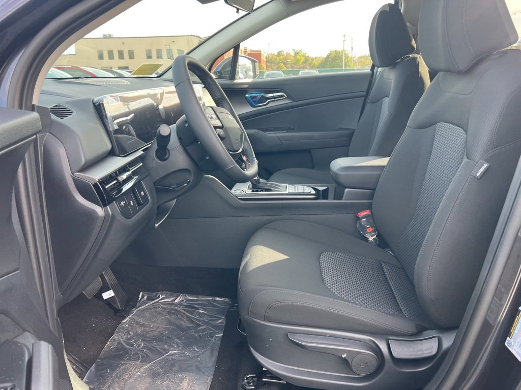 New 2026 Kia Sportage LX image 8