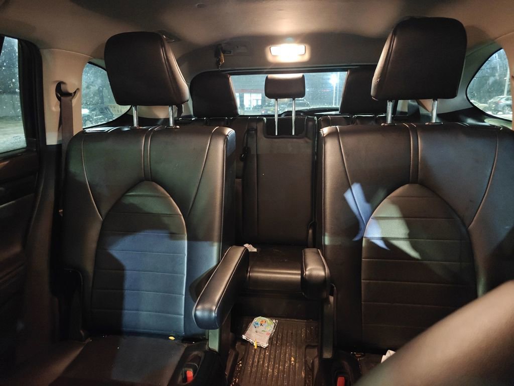 Used 2022 Toyota Highlander XLE image 10