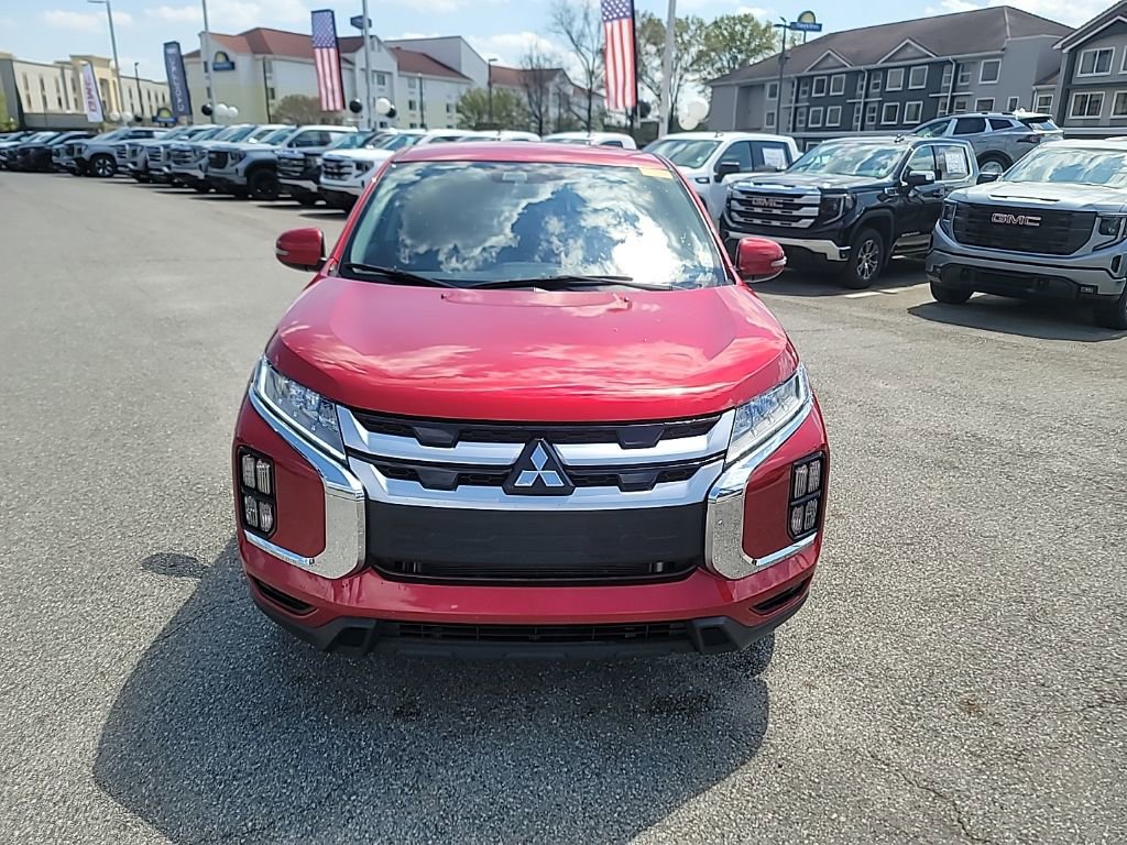 Used 2025 Mitsubishi Outlander Sport SE image 2