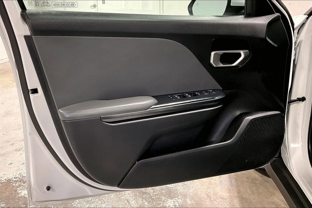 Used 2025 Kia K4 LXS image 20