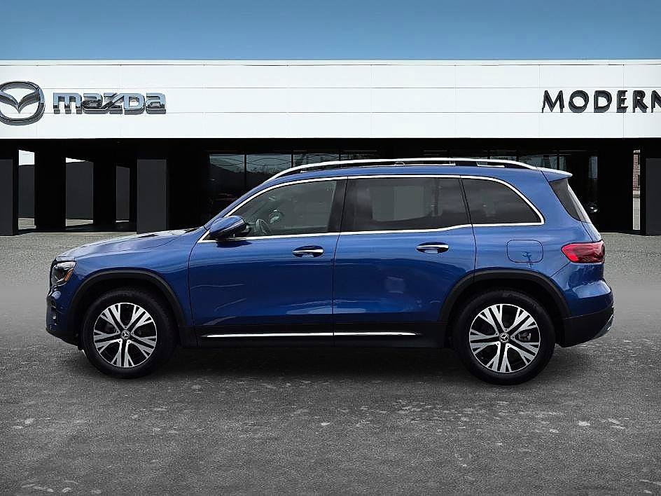 Used 2024 Mercedes-Benz GLB 250 4MATIC image 2