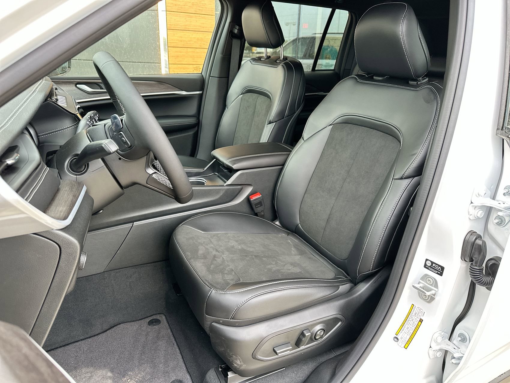 New 2026 Jeep Grand Cherokee Altitude AWD/4WD image 11