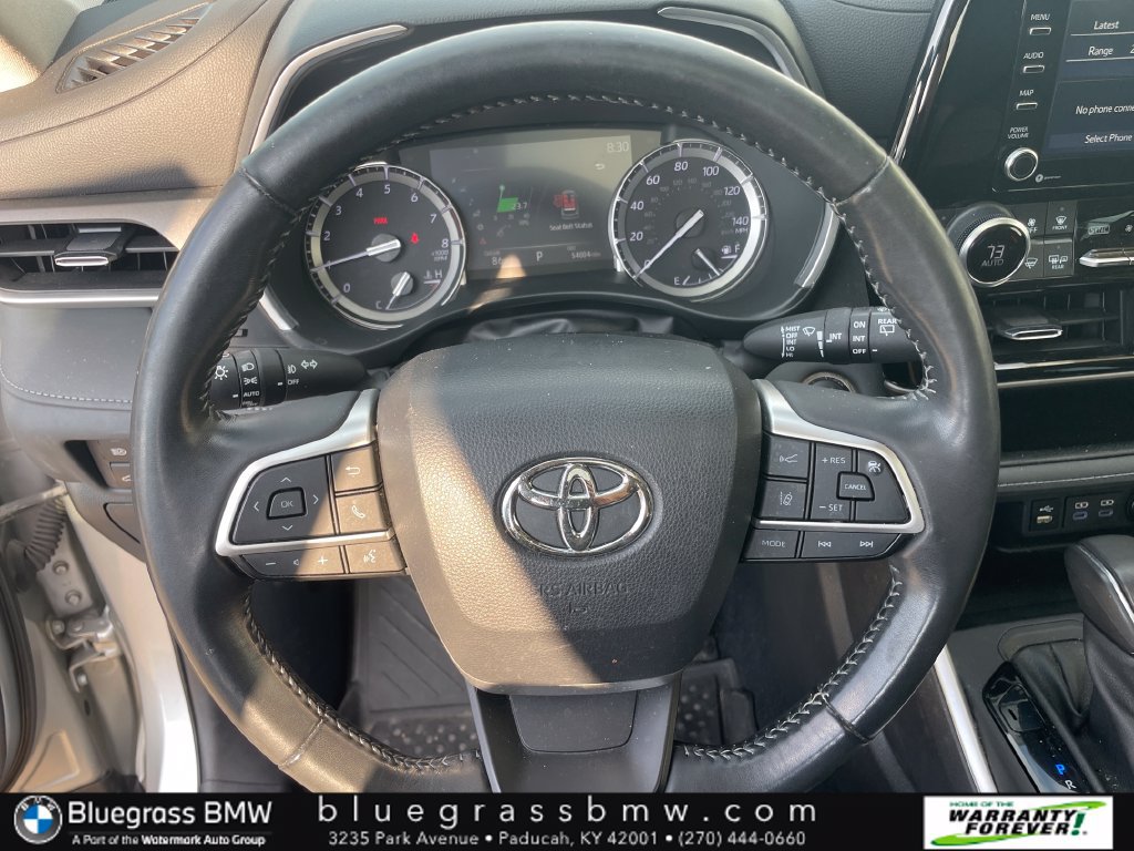 Used 2022 Toyota Highlander XLE AWD/4WD image 12