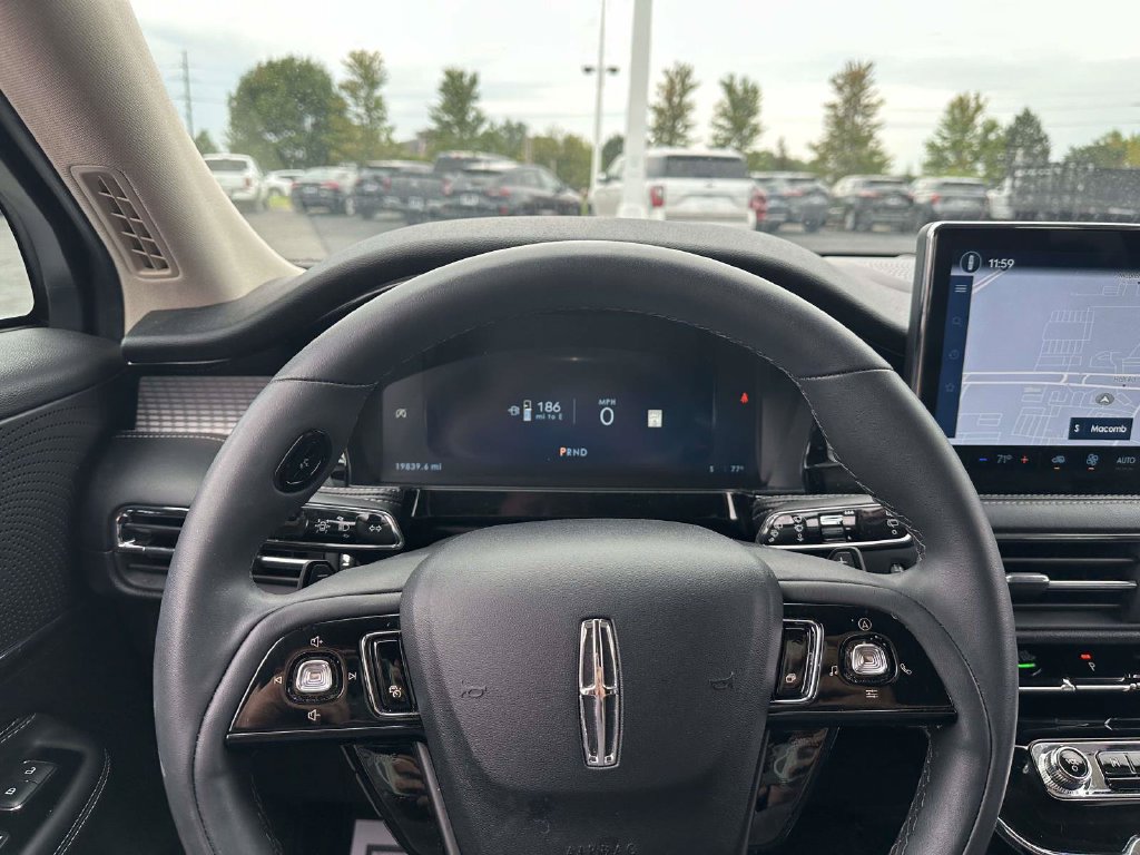 Used 2024 Lincoln Corsair AWD image 17
