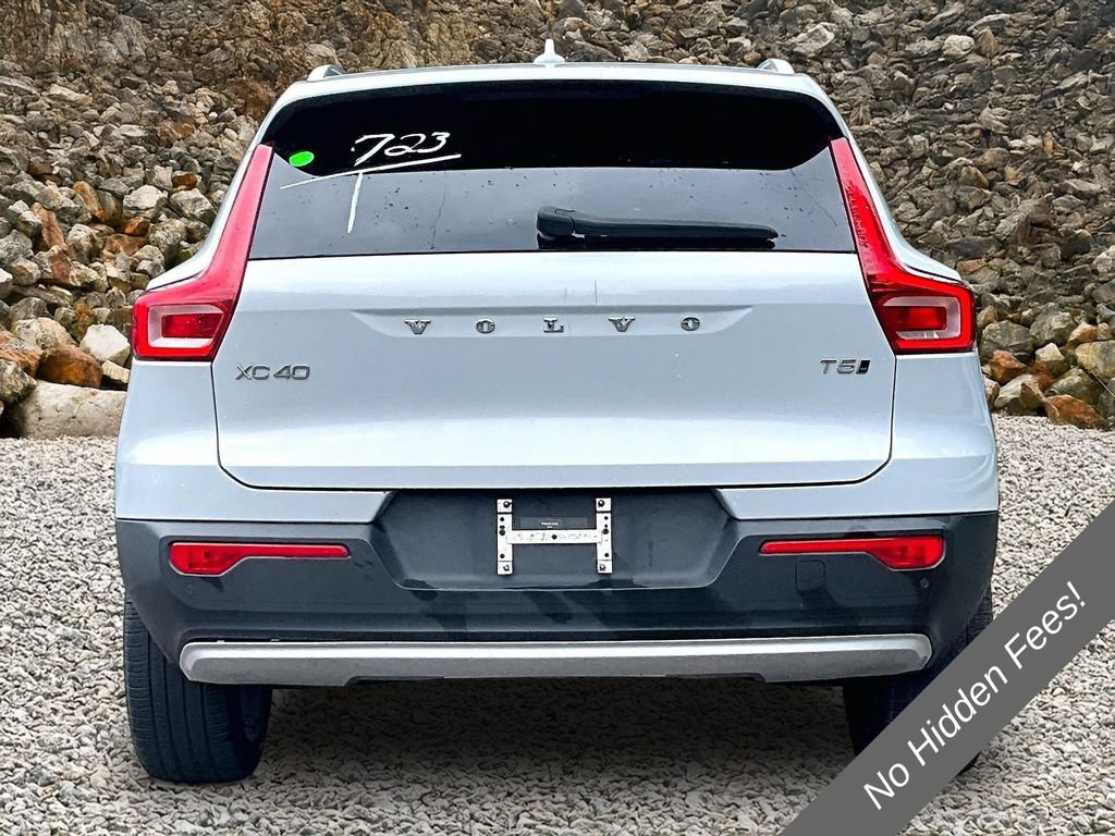Used 2020 Volvo XC40 T5 Momentum w/ Premium Package AWD/4WD image 4