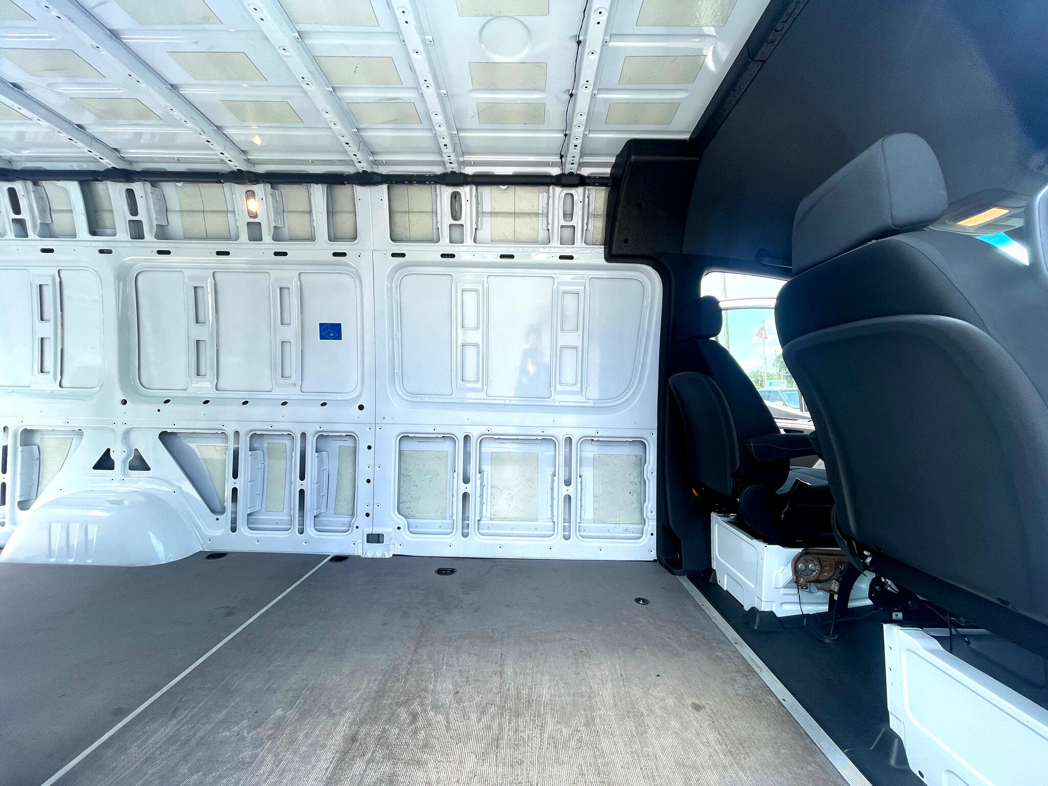 Used 2023 Mercedes-Benz Sprinter 2500 image 24