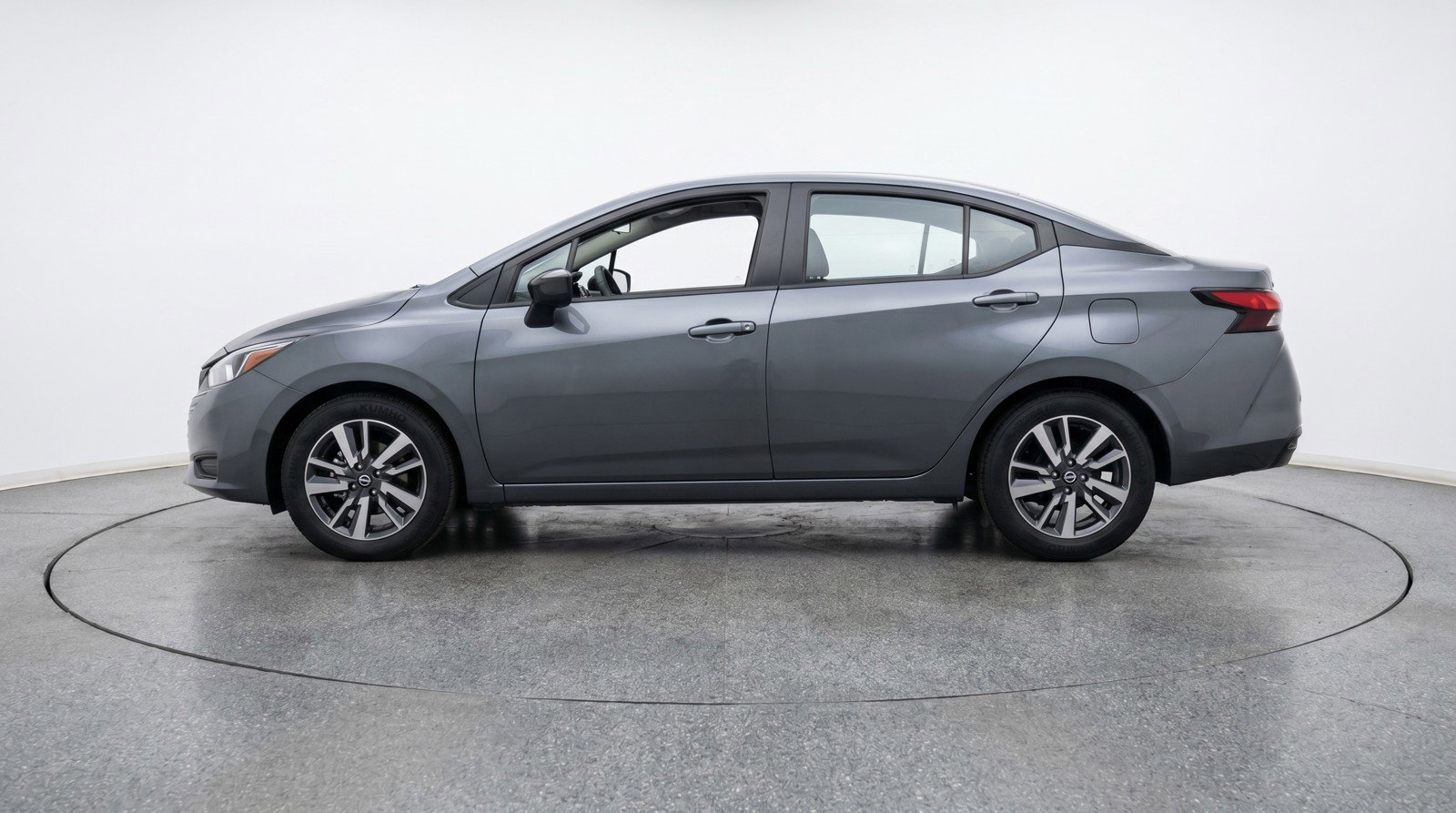 Used 2025 Nissan Versa SV FWD image 3