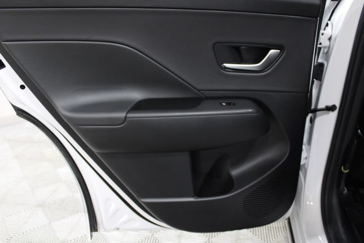 Used 2024 Hyundai Kona Limited FWD image 21