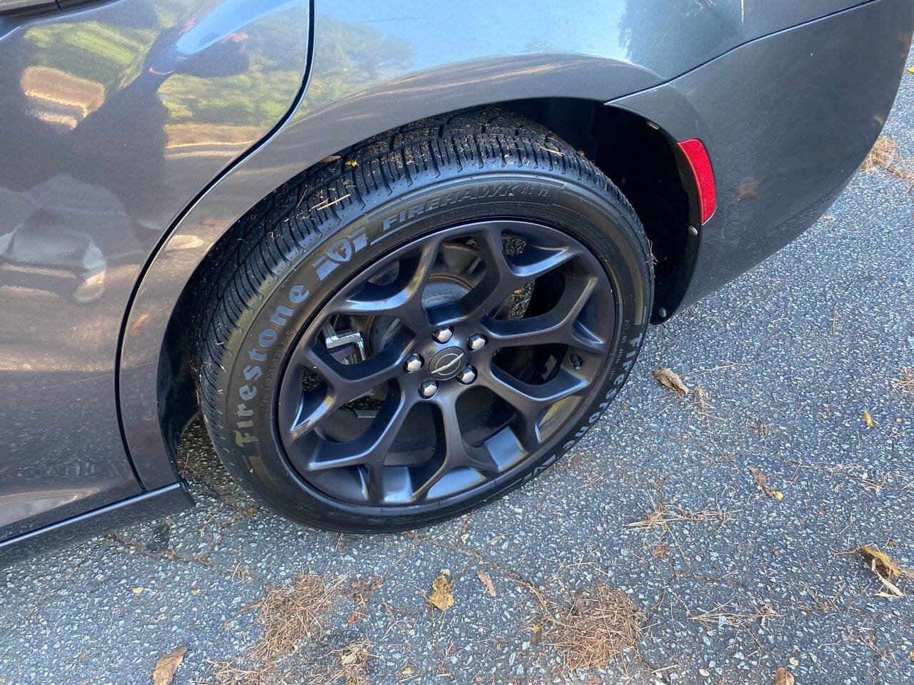 Used 2019 Chrysler 300 S image 9