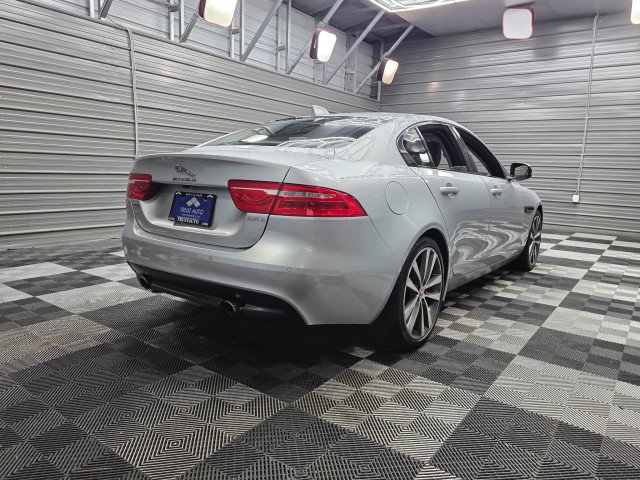 Used 2017 Jaguar XE Prestige RWD image 5