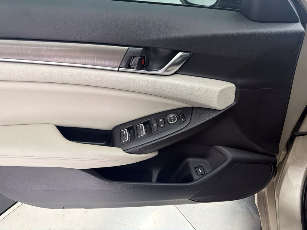 Used 2019 Honda Accord LX image 13