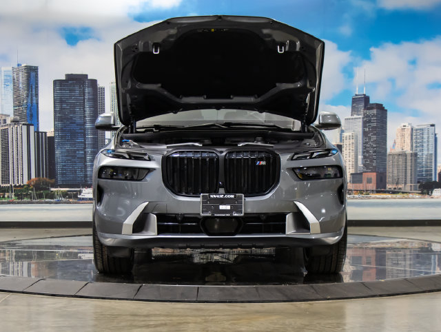 Used 2024 BMW X7 xDrive40i w/ Executive Package AWD/4WD image 4