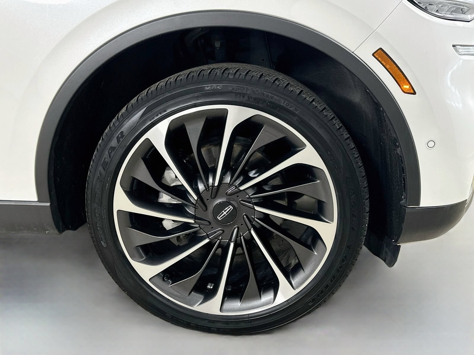 Used 2023 Lincoln Aviator Reserve w/ Equipment Group 201A AWD/4WD image 11