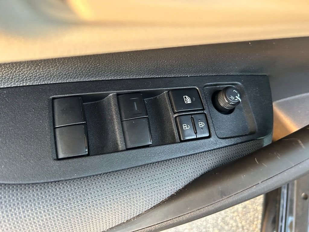 Used 2025 Toyota Corolla LE image 16
