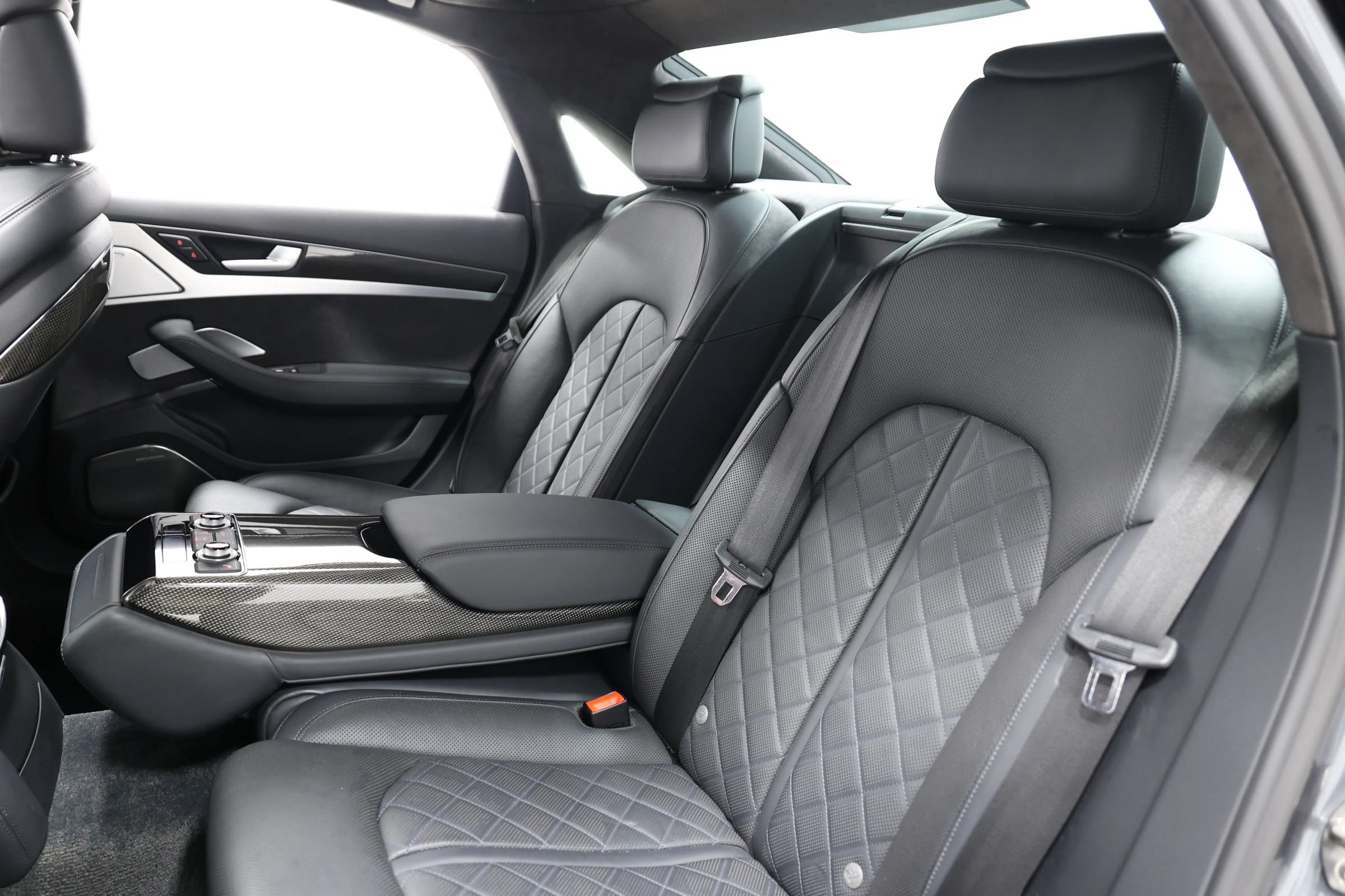 Used 2016 Audi S8 Plus AWD/4WD image 3