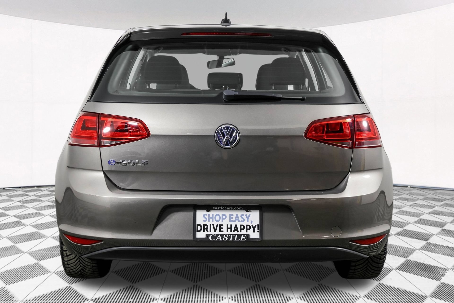 Used 2016 Volkswagen e-Golf SE w/ DC Fast Charging Package FWD image 17