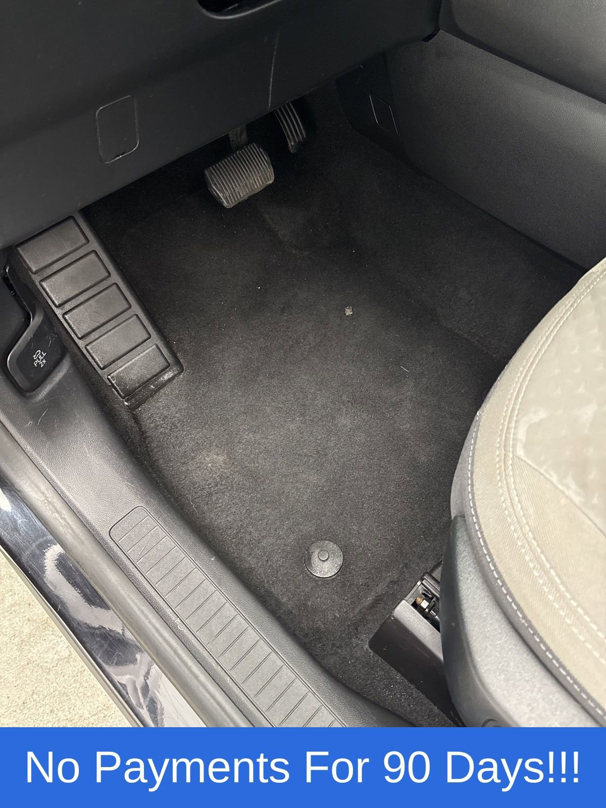 Used 2020 Ford Escape SE image 15