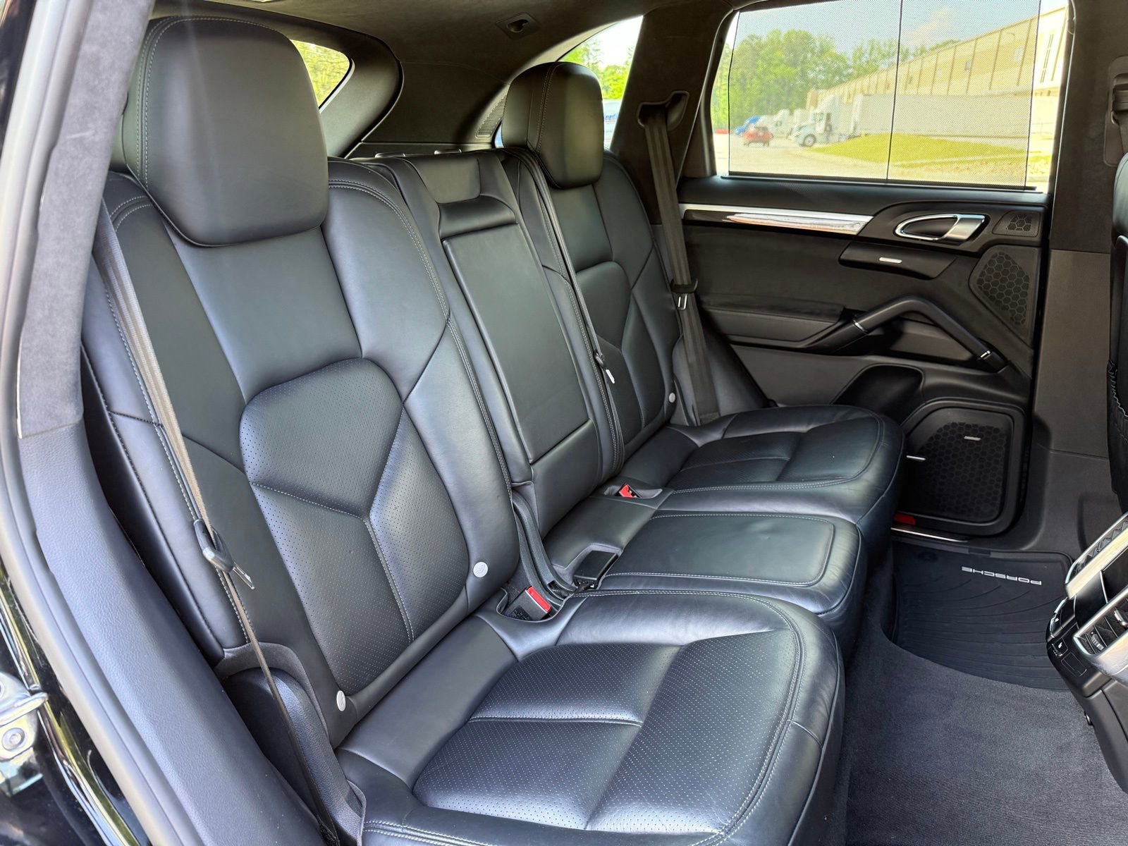 Used 2016 Porsche Cayenne GTS AWD/4WD image 43