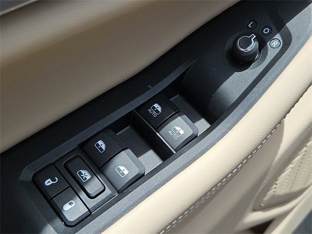 Used 2024 Jeep Grand Cherokee L Limited w/ Trailer Tow Package image 25