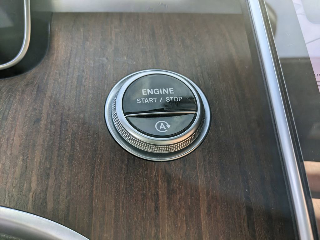 Used 2022 Mercedes-Benz C 300 Sedan image 24