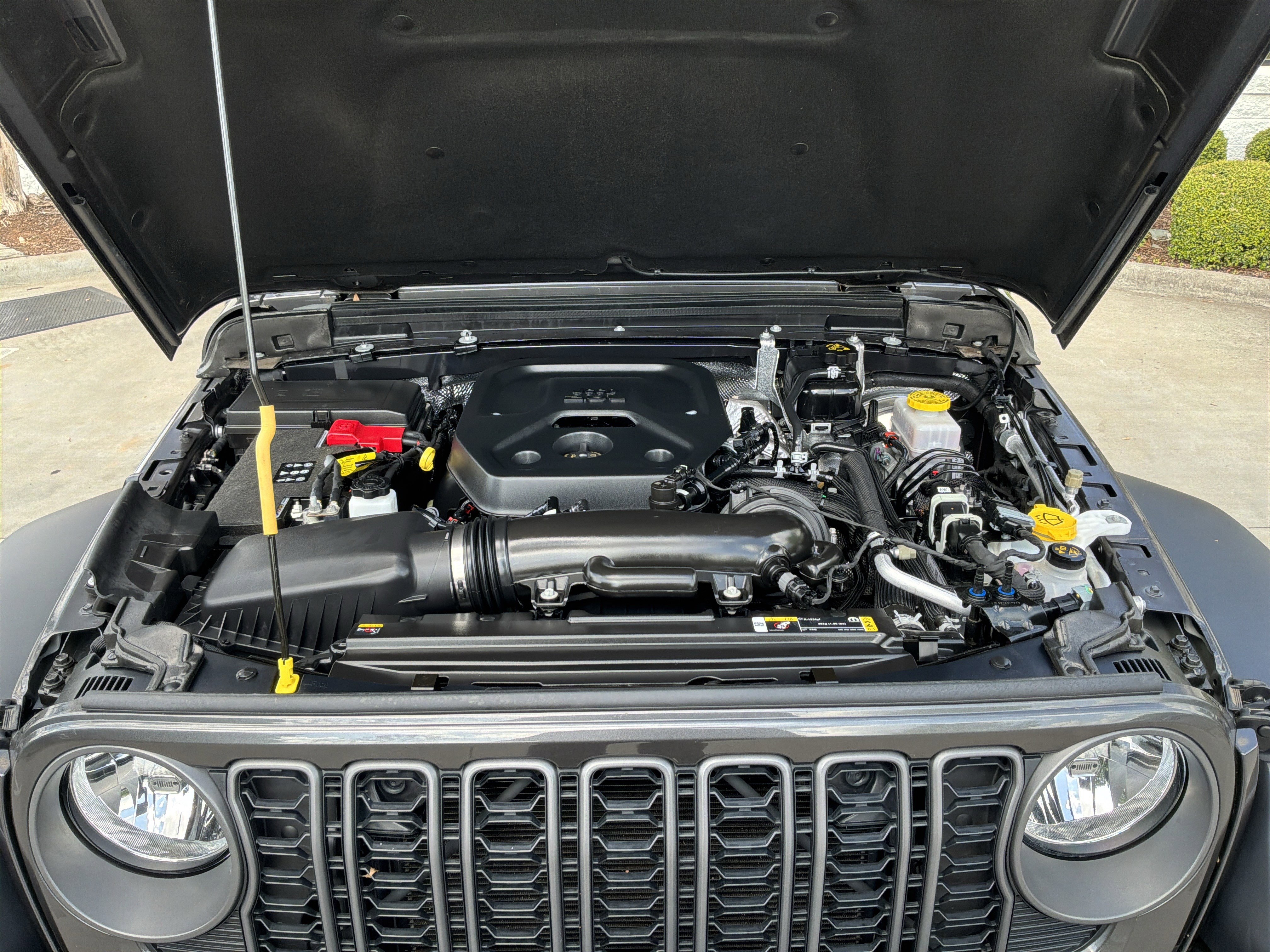 Used 2025 Jeep Wrangler Unlimited Sport AWD/4WD image 33