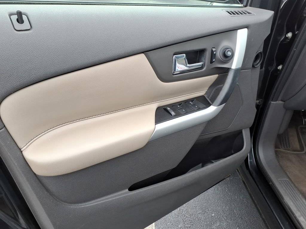 Used 2013 Ford Edge SEL FWD image 13