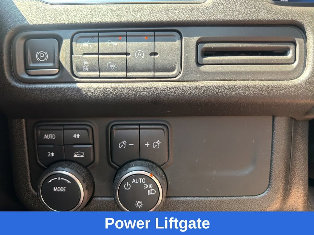 Used 2024 Chevrolet Tahoe RST w/ Luxury Package AWD/4WD image 22