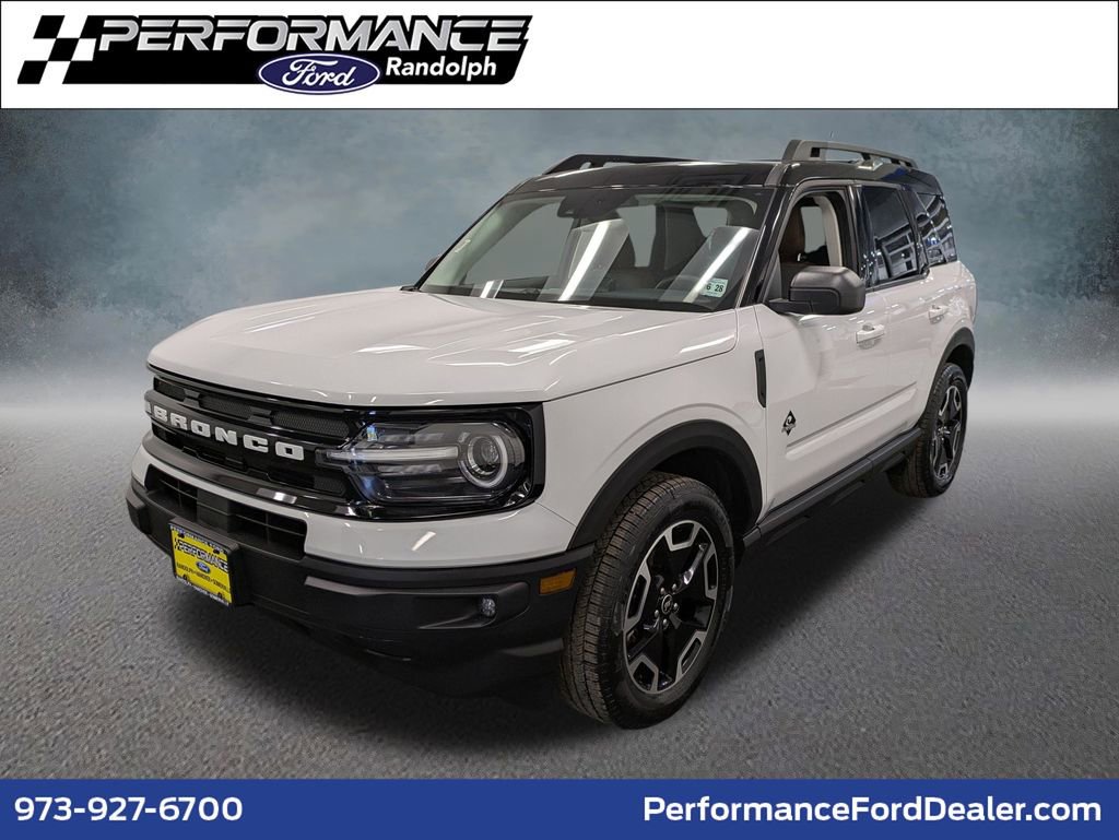 Used 2023 Ford Bronco Sport Outer Banks w/ Tech Package AWD/4WD image 1