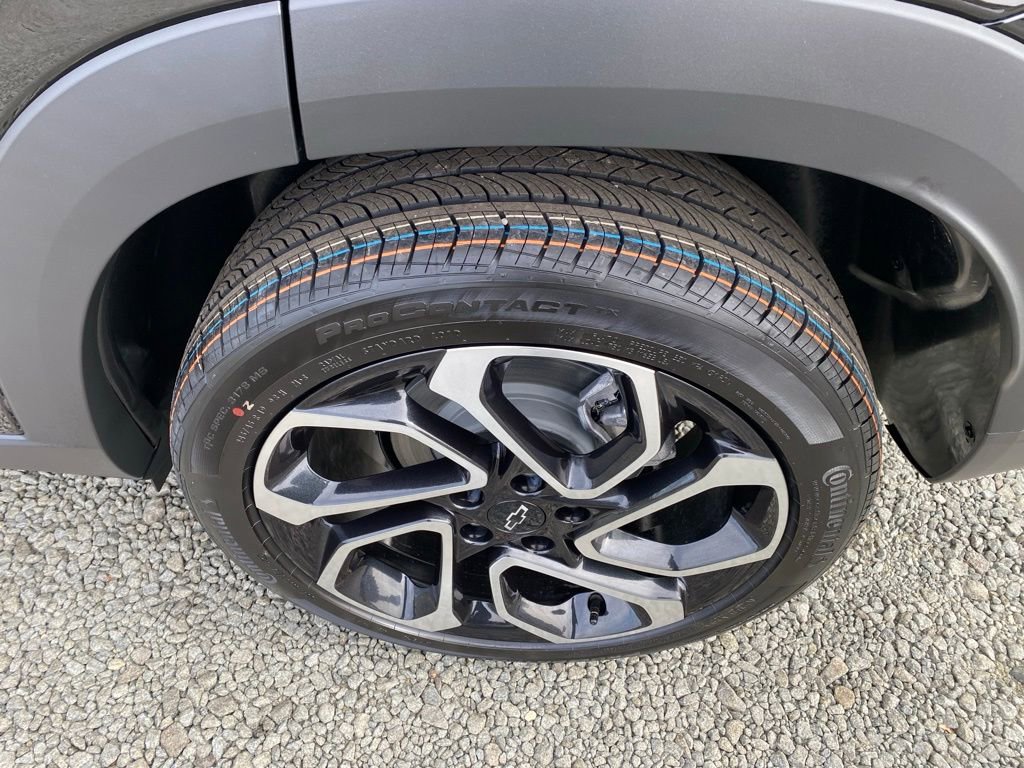 New 2026 Chevrolet Trax RS w/ Sunroof Package FWD image 25