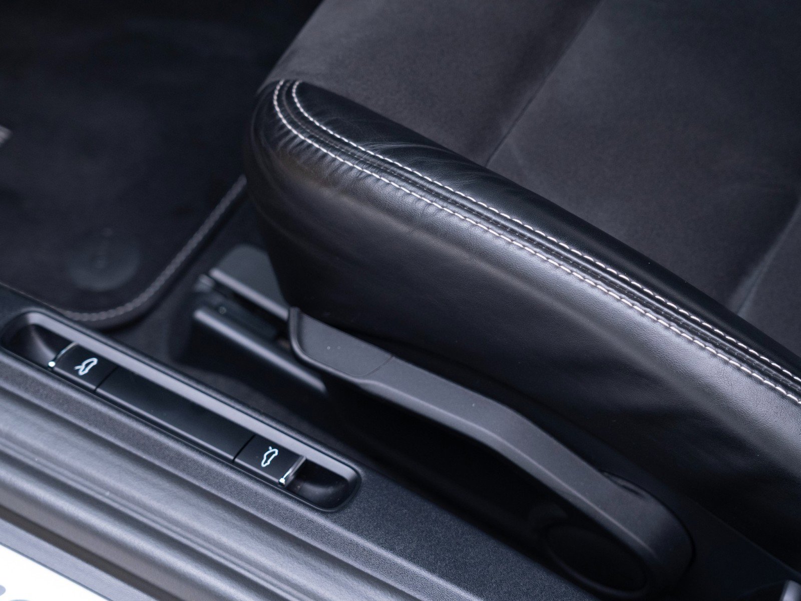 Certified 2016 Porsche Cayman GTS image 16