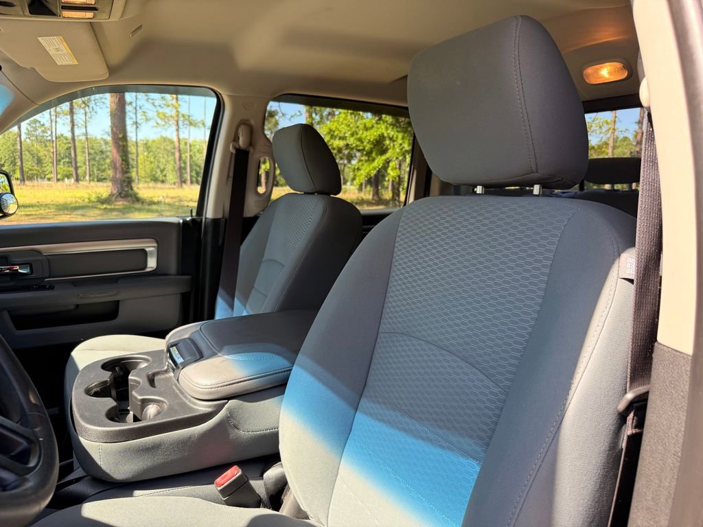 Used 2019 RAM 1500 Classic SLT AWD/4WD image 12