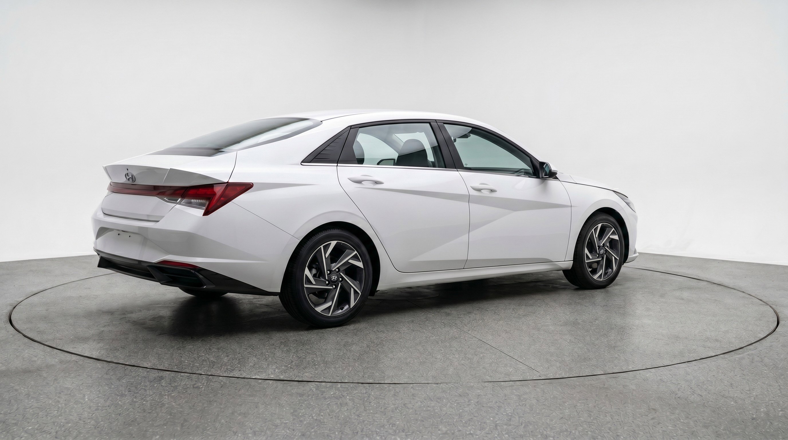 Used 2025 Hyundai Elantra SEL FWD image 9