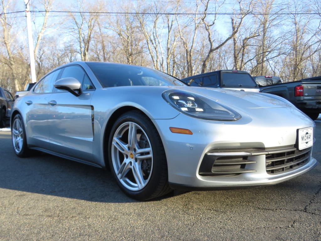 Used 2018 Porsche Panamera 4 image 3