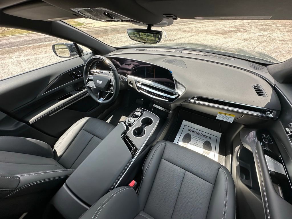 New 2025 Cadillac Lyriq Luxury image 10