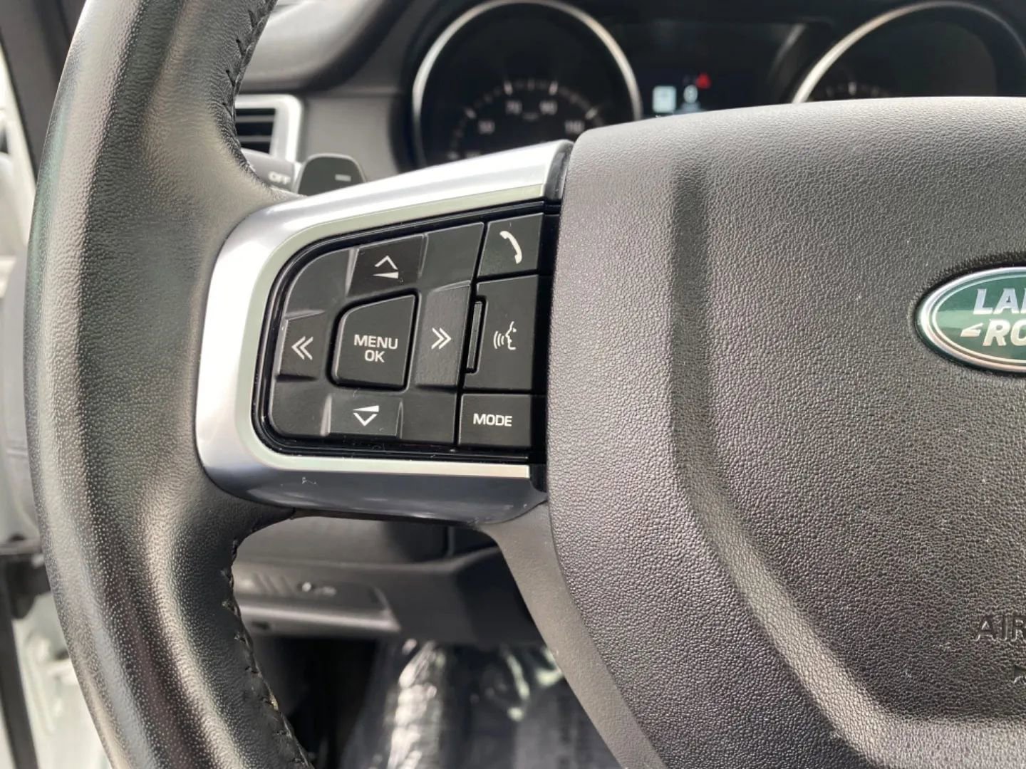 Used 2019 Land Rover Discovery Sport HSE AWD/4WD image 11