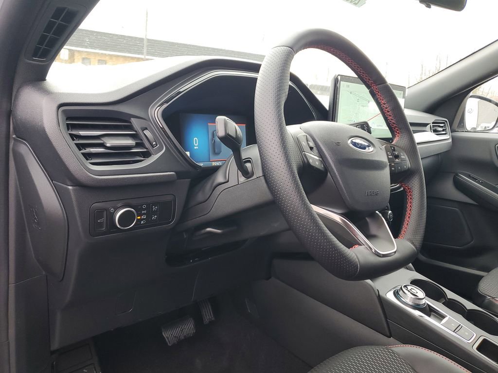 New 2026 Ford Escape ST-Line w/ Tech Pack #1 image 17