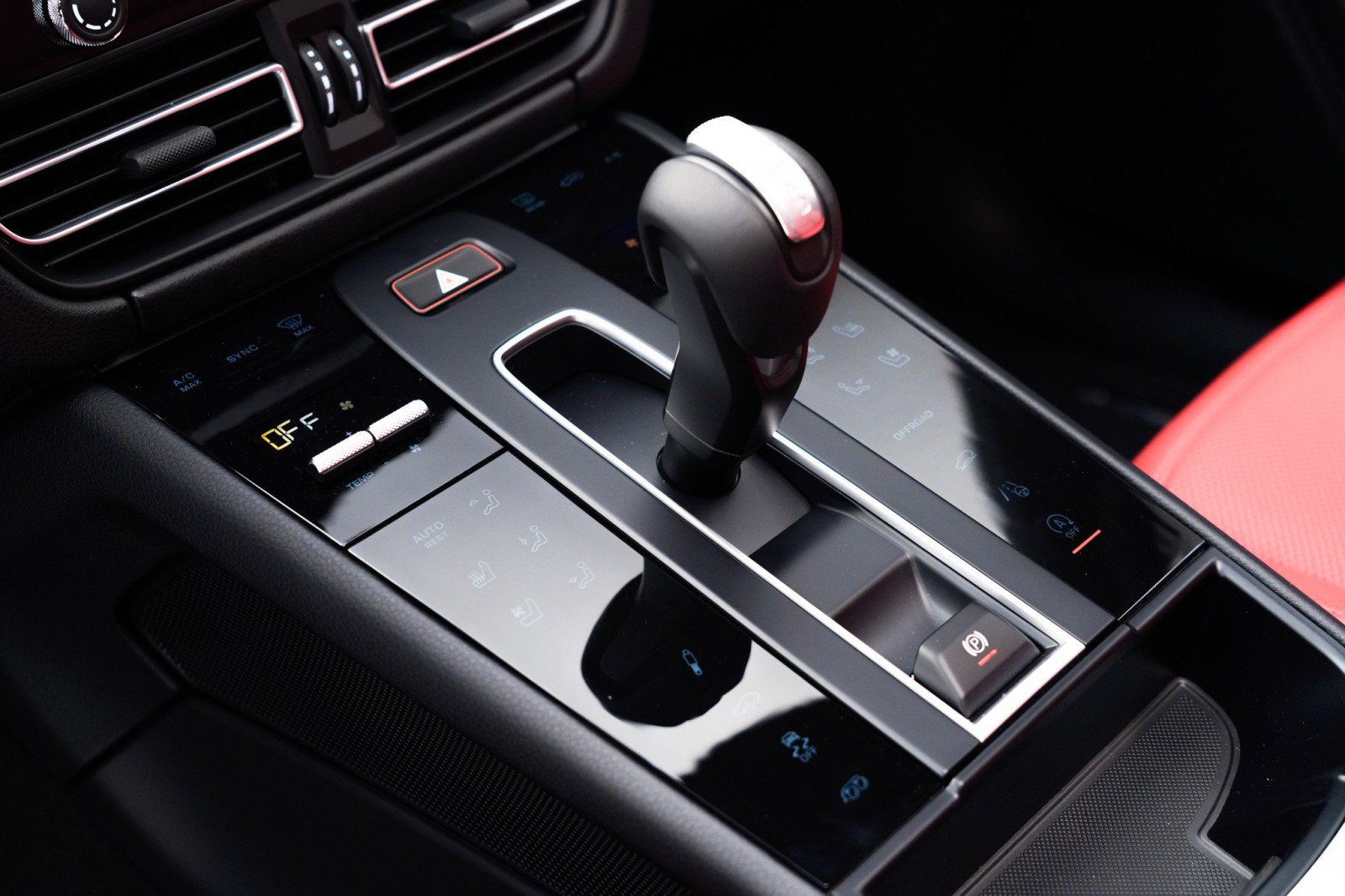 New 2026 Porsche Macan image 30