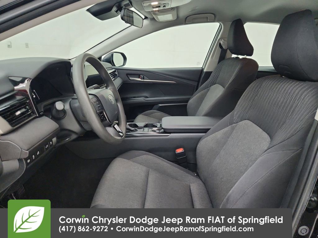 Used 2025 Toyota Camry LE image 19