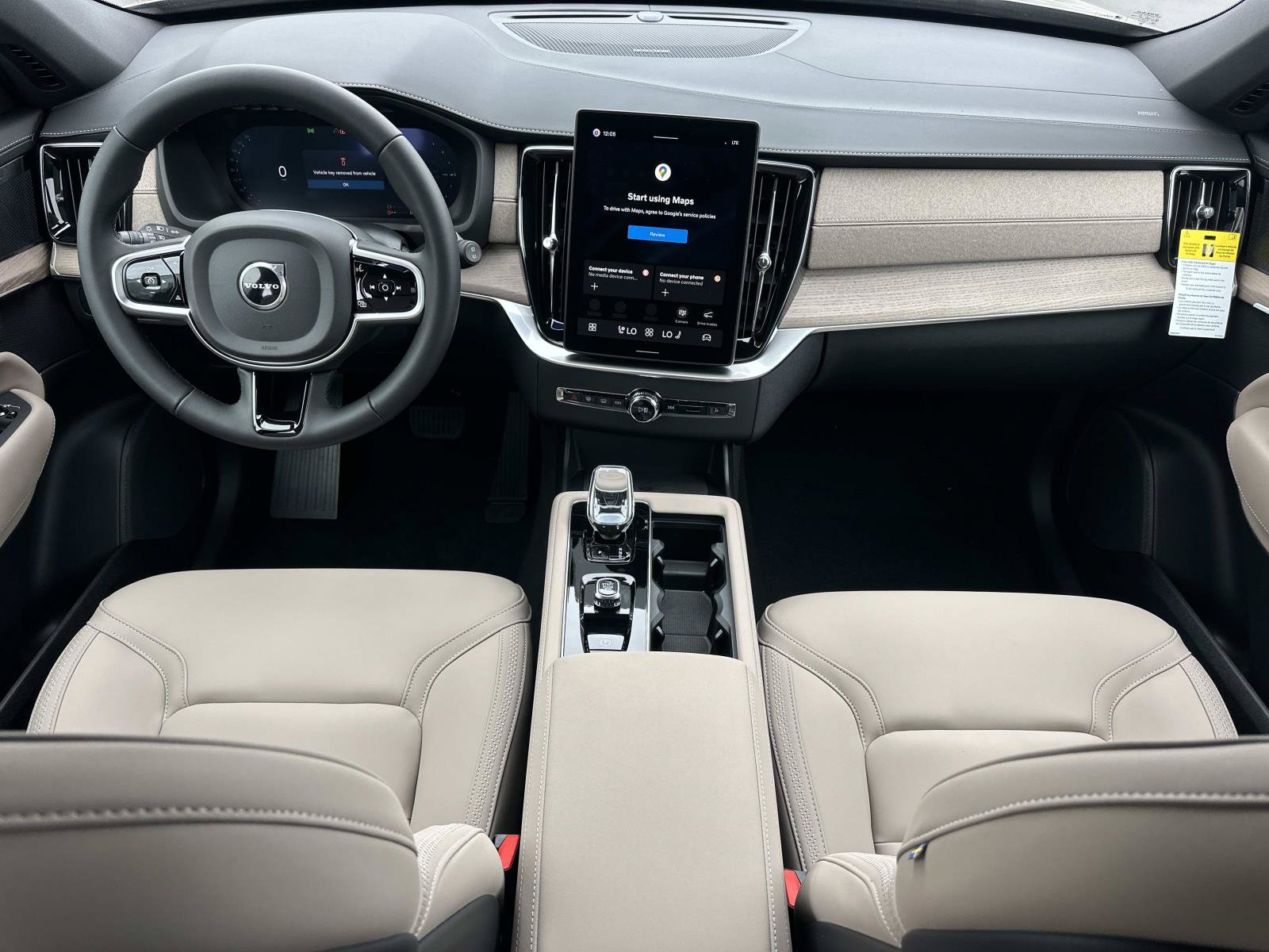 New 2026 Volvo XC90 T8 Plus w/ Protection Package Premier AWD/4WD image 7