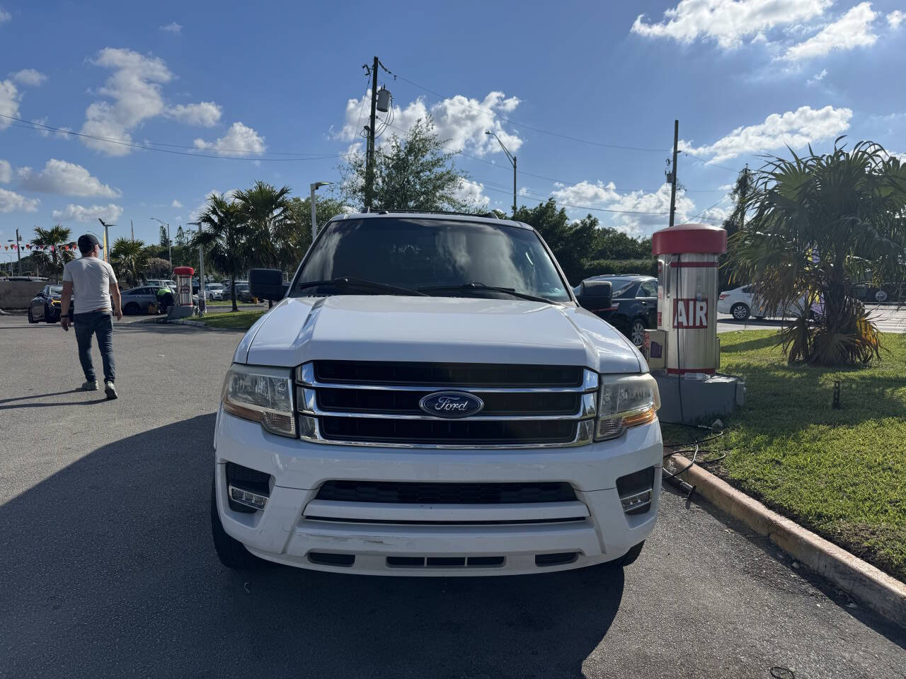 Used 2017 Ford Expedition EL XLT RWD image 3