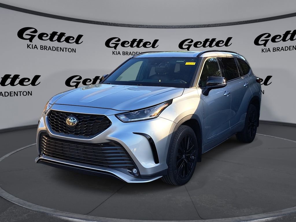 Used 2023 Toyota Highlander XSE