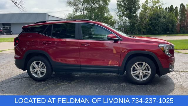 Certified 2024 GMC Terrain SLE w/ Driver Convenience Package FWD image 9