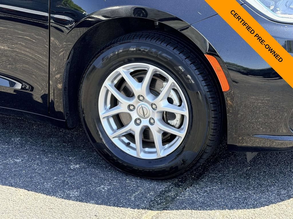 Certified 2025 Chrysler Pacifica Select FWD image 7