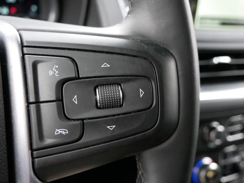 Used 2024 GMC Yukon SLE image 24