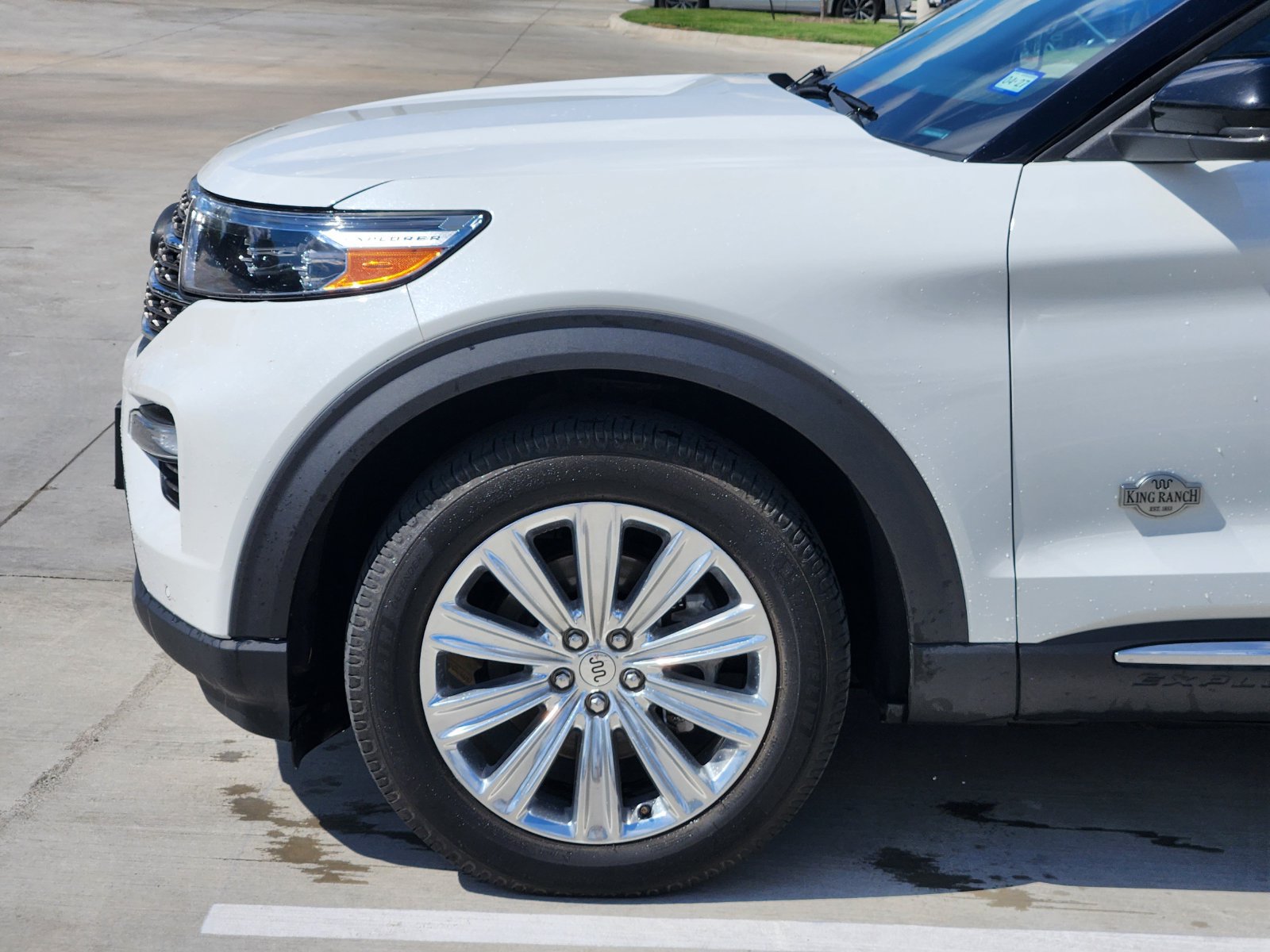 Used 2024 Ford Explorer King Ranch w/ Technology Package AWD/4WD image 10