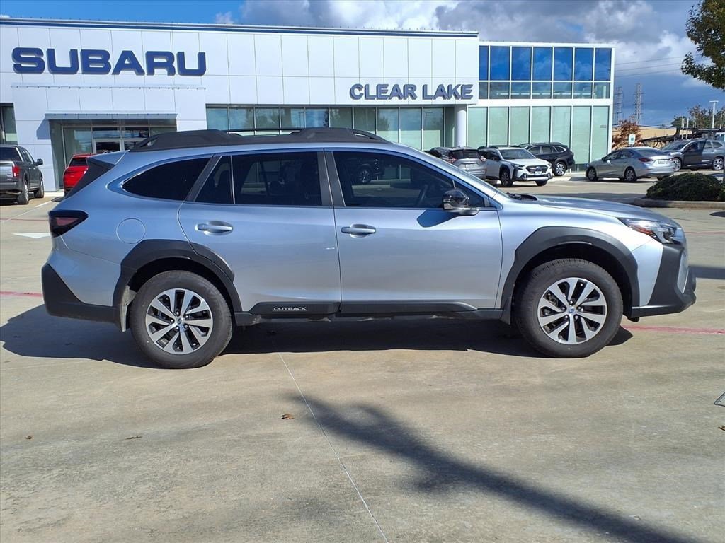 Certified 2025 Subaru Outback Premium image 7