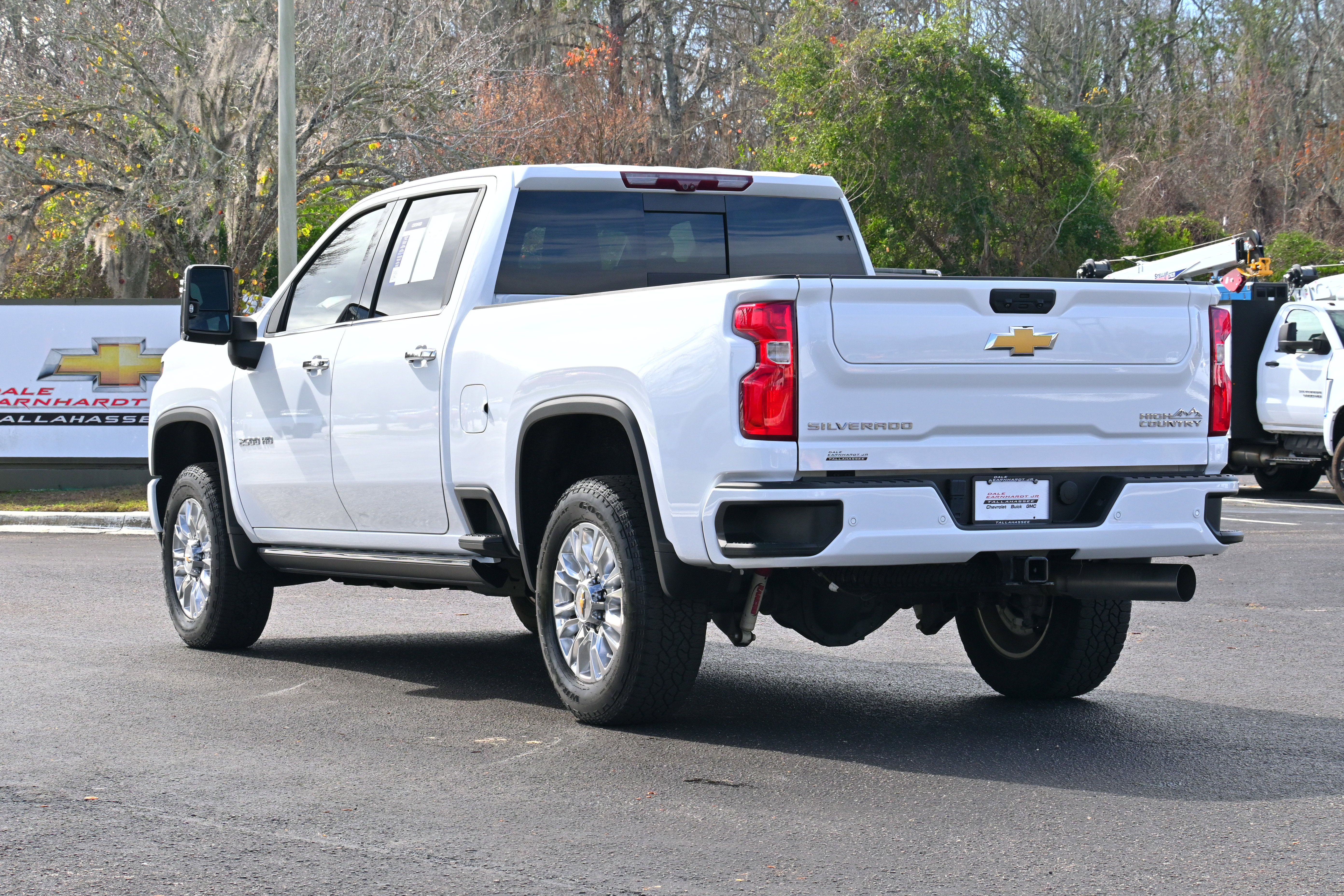 Used 2023 Chevrolet Silverado 2500 High Country w/ Z71 Off-Road Package image 3
